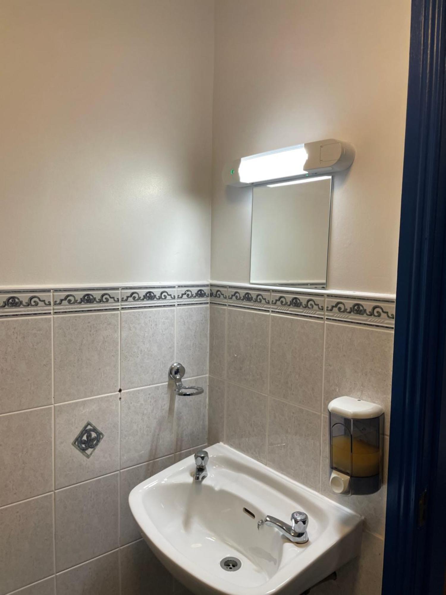 Coastguard Lodge Hostel At Tigh Tp Glaise Bheag エクステリア 写真