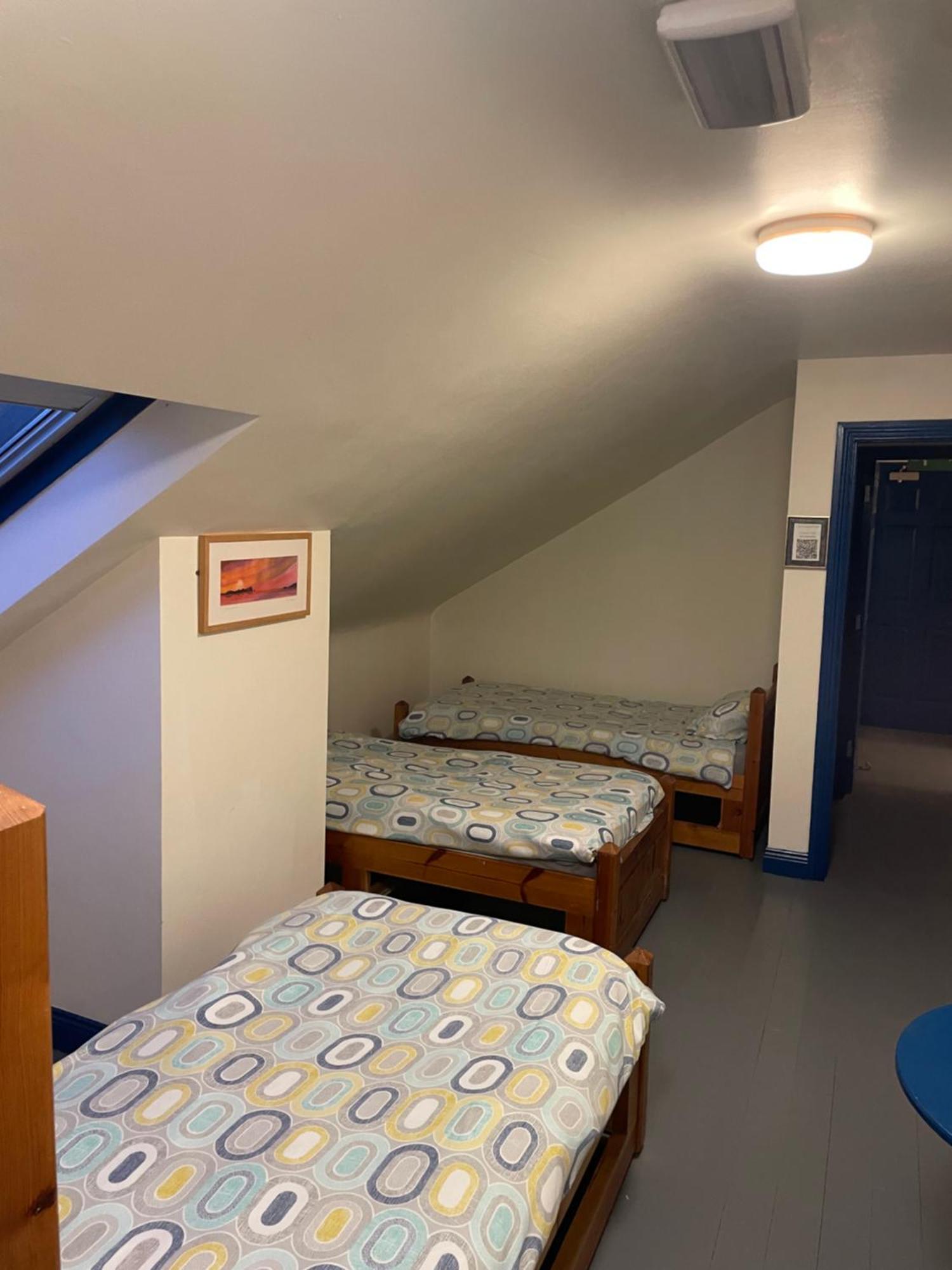 Coastguard Lodge Hostel At Tigh Tp Glaise Bheag エクステリア 写真