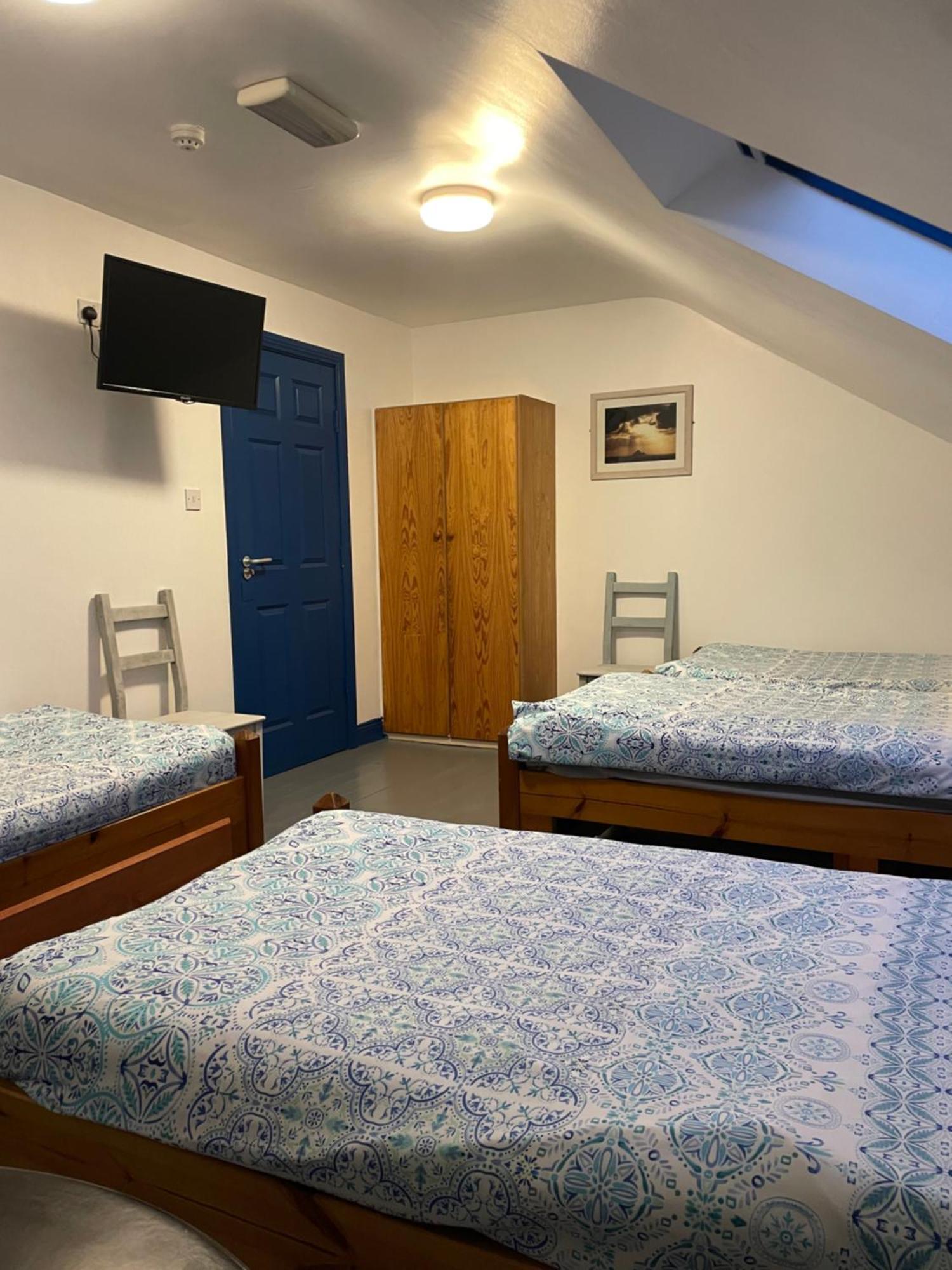 Coastguard Lodge Hostel At Tigh Tp Glaise Bheag エクステリア 写真