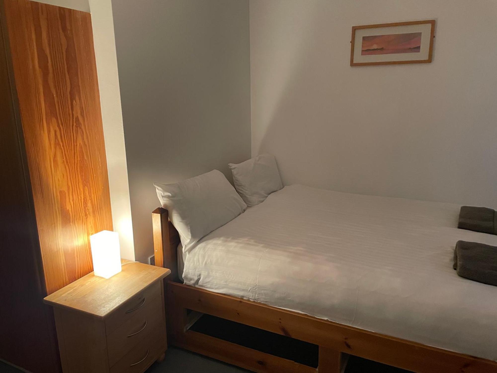 Coastguard Lodge Hostel At Tigh Tp Glaise Bheag エクステリア 写真