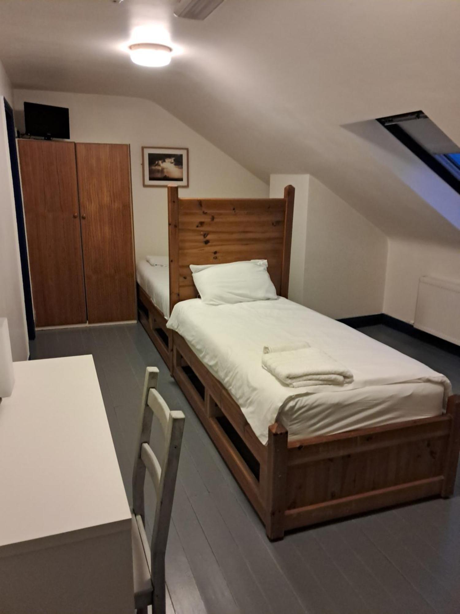 Coastguard Lodge Hostel At Tigh Tp Glaise Bheag エクステリア 写真